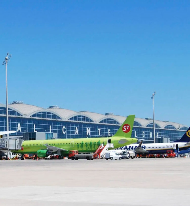 Ofertas de Viajes en la Costa Blanca: Avión para llegar a la Costa Blanca