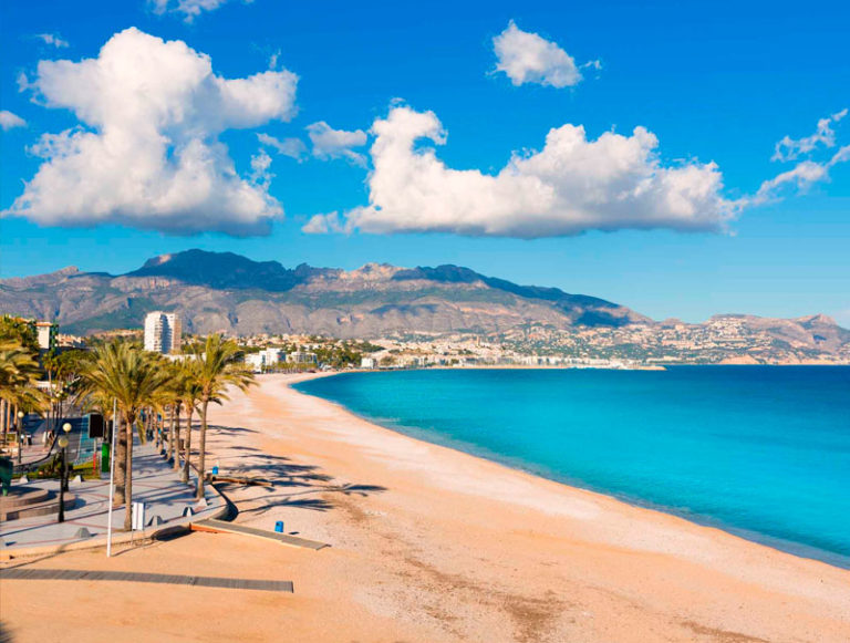 Ofertas de Viajes en la Costa Blanca: Playa soleada en la Costa Blanca