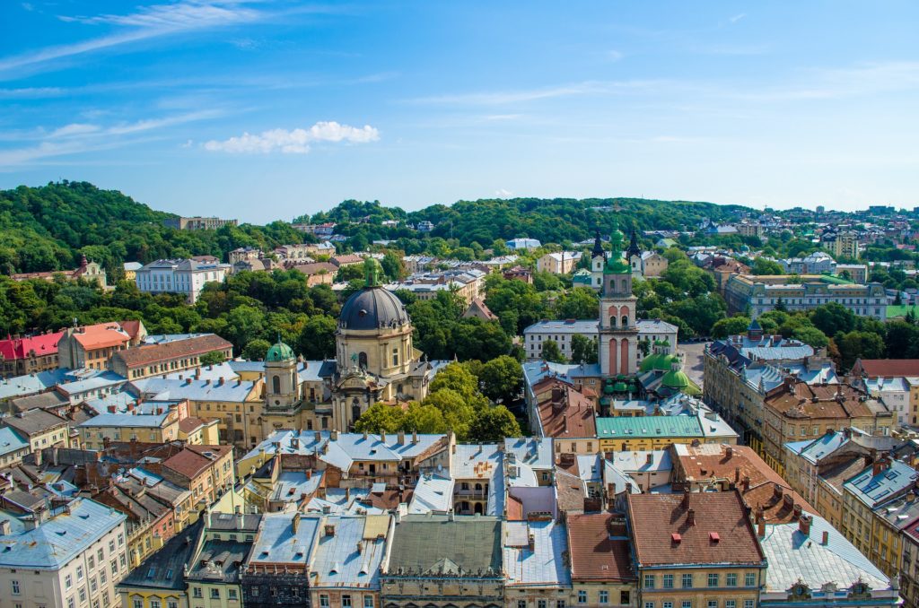 Ciudades europeas baratas y bonitas. ¿Dónde viajar?: Lviv en Ucrania