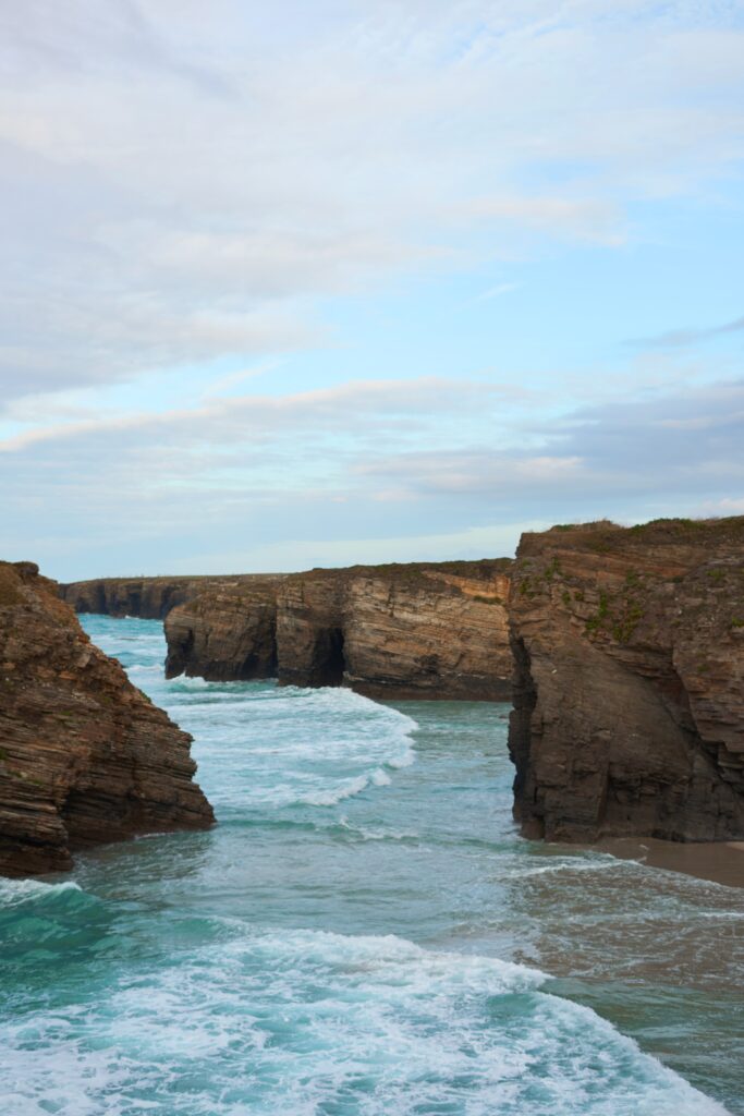 PLAYA CON ROCAS LANZAROTE